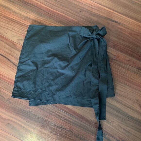 Theory Black Cotton Wrap Tie Skirt in Black. - Picture 7 of 8